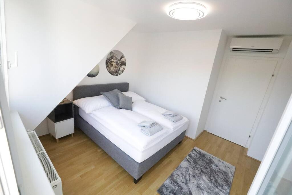 Moderne L Bg15 * Wien